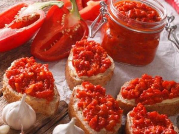 Warum ist Ajvar jeden Herbst so beliebt?